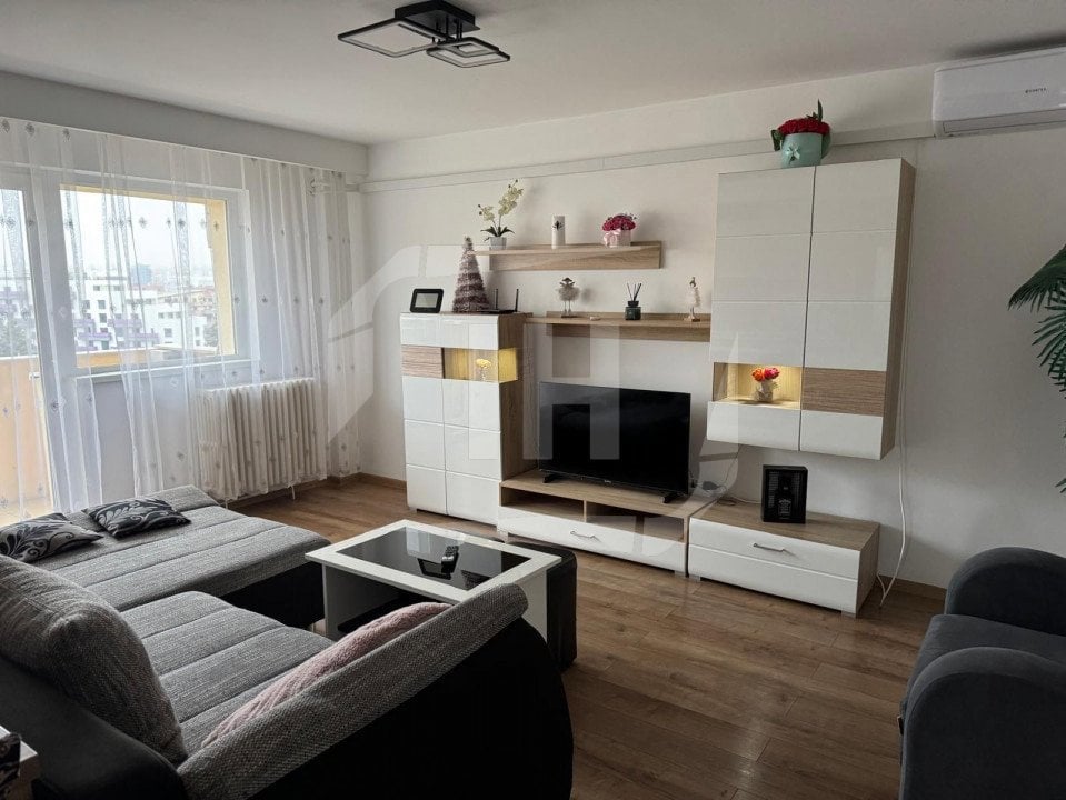 Apartament cu 4 camere, 80 mp, zona Aurel Vlaicu