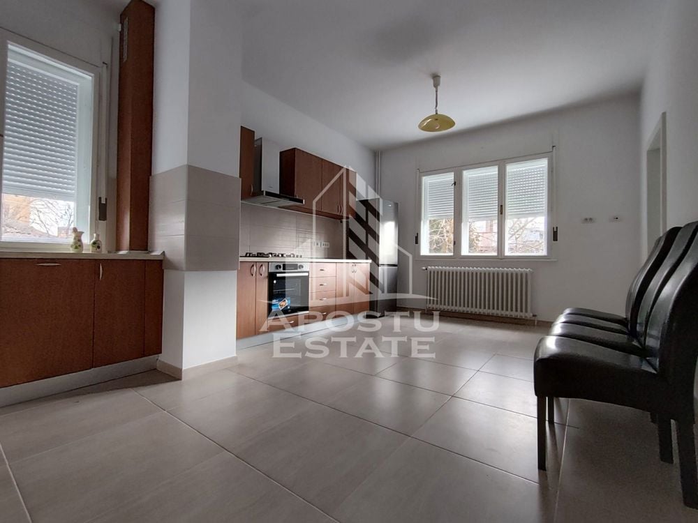 Apartament cu 5 camere 170 mp,  zona Ultracentrala