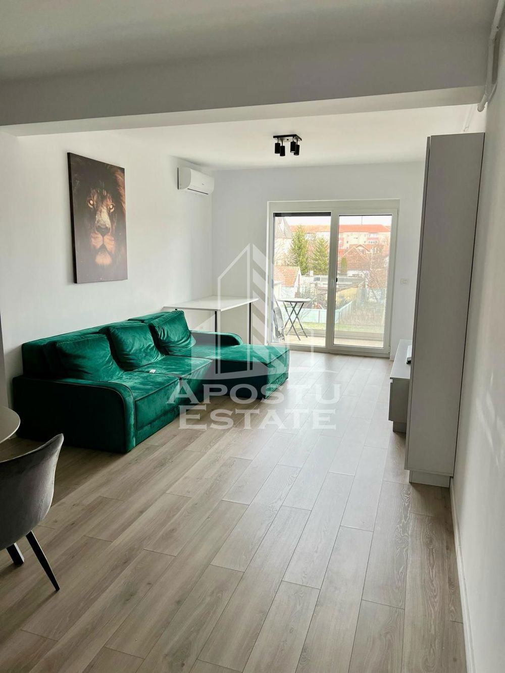 Apartament cu 2 camere, open space, in zona Aradului