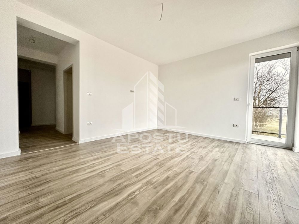 Apartament cu 2 camere, decomandat, bucatarie inchisa, terasa 13 mp