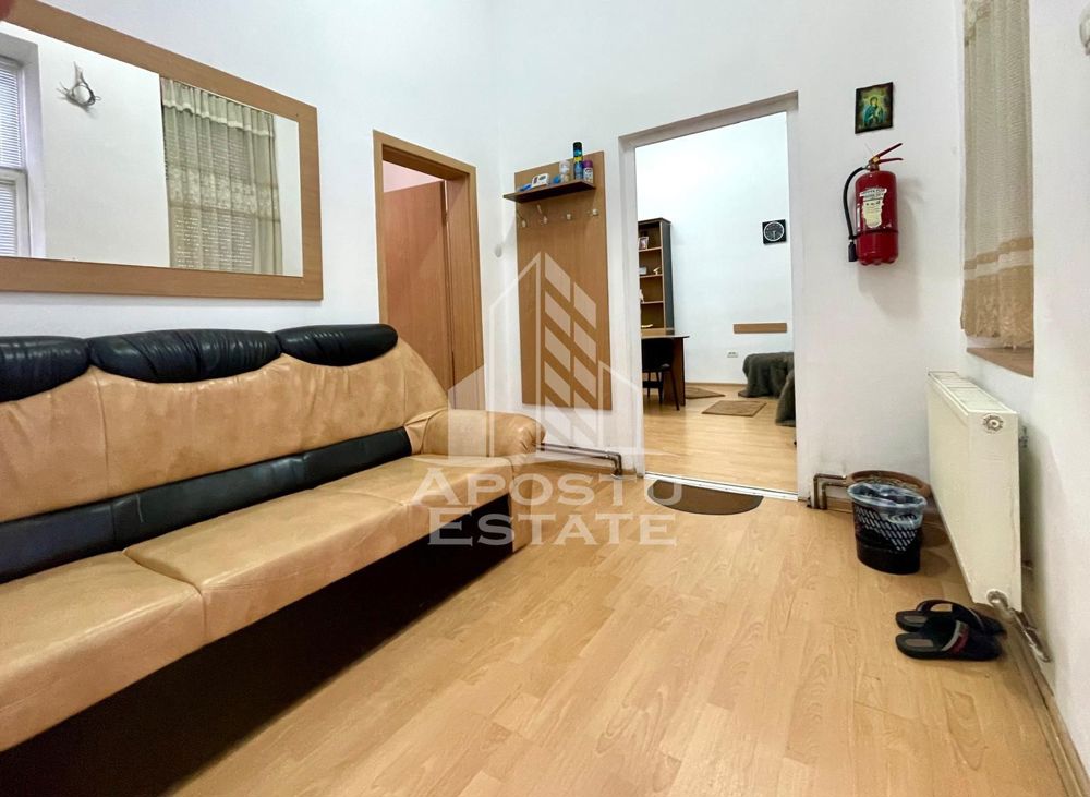 Apartament 2 camere -Spatiu Birouri, zona Podgoria