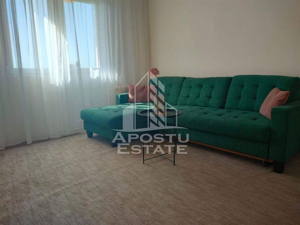 Apartament cu 2 camere semidecomandatin zona Vlaicu