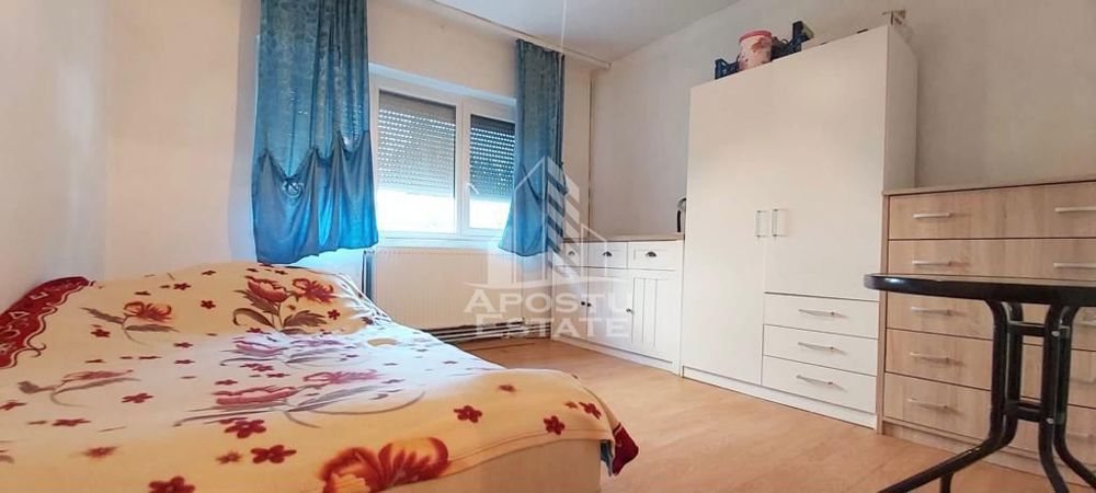 Apartament cu 3 camere decomandat zona Miorita