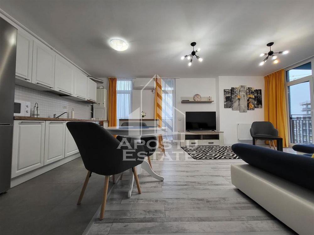 Apartament cu 3 camere, 2 bai si 2 balcoane in zona Ultracentrala.