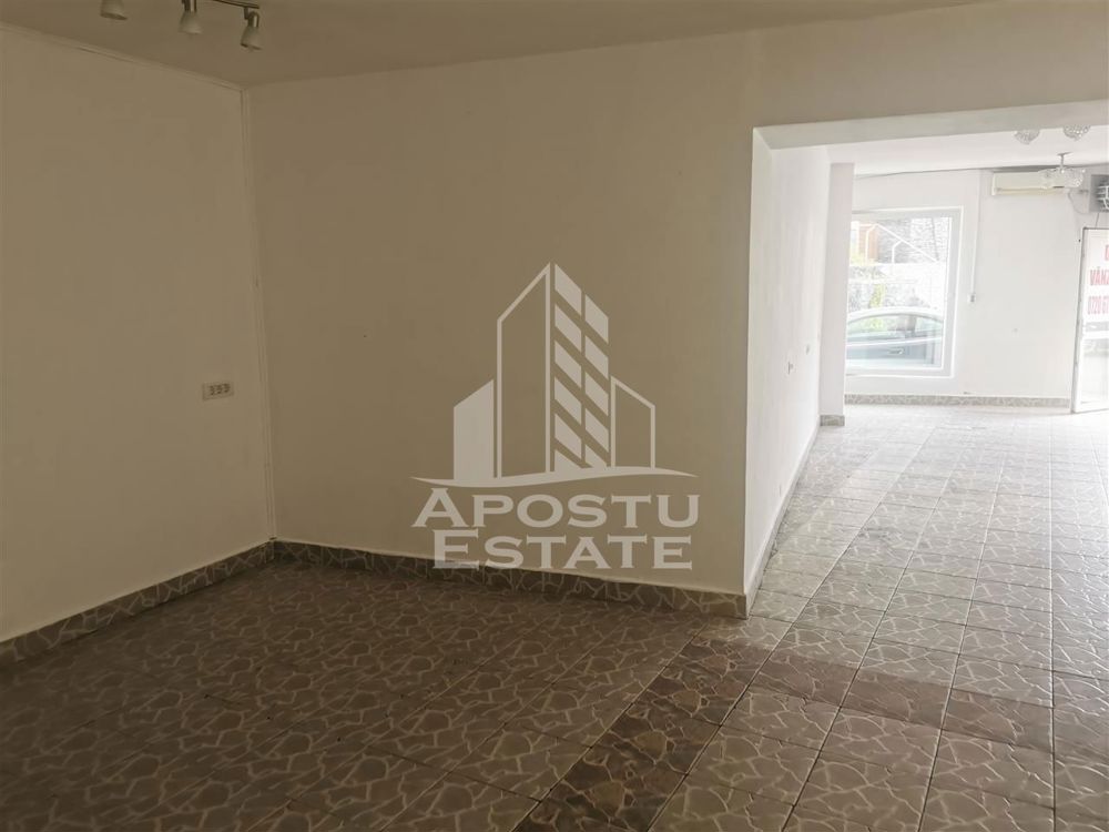Casa in zona Printul Turcesc ,pretabil și pentru spatiu comercial .