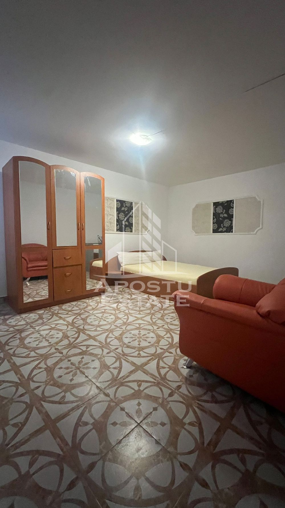 Apartament la casa, zona Steaua