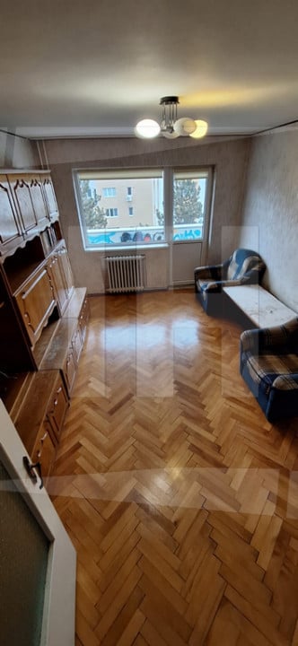 Apartament 2 camere decomandat, etaj intermedar, zona Podul Calvaria