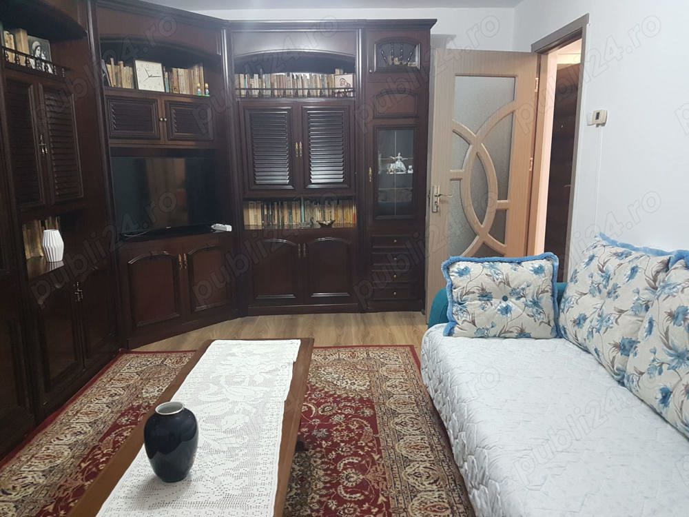 Apartament doua camere, decomandat, etaj zece, renovat, mobilat si utilat, priveliste superba liber 