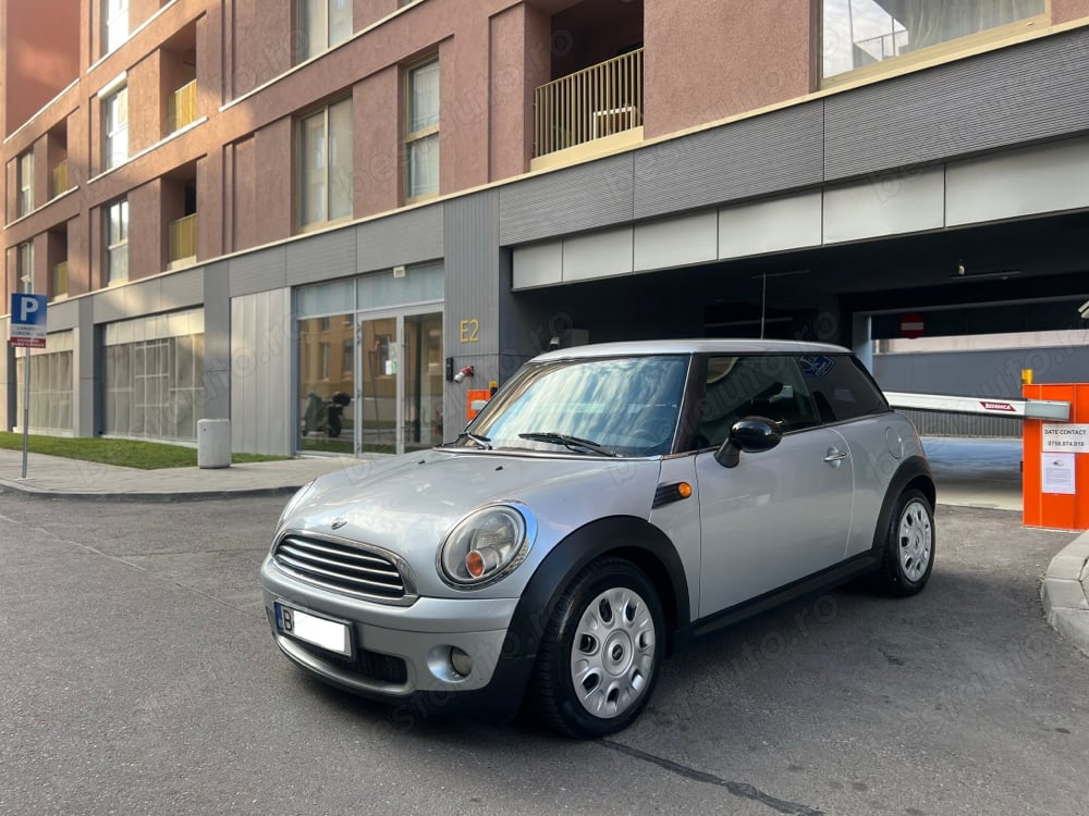 Mini Cooper 1.4 benzină 95cp