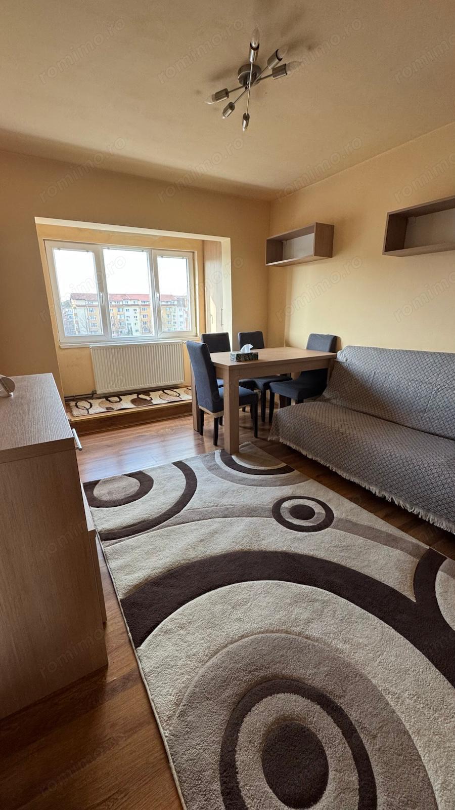 Inchiriez apartament cu 1 camera, zona Buziasului, etaj 4, centrala proprie