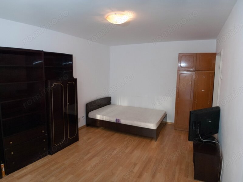 Tineretului, vis a- vis de Park, Apartament 3 camere.