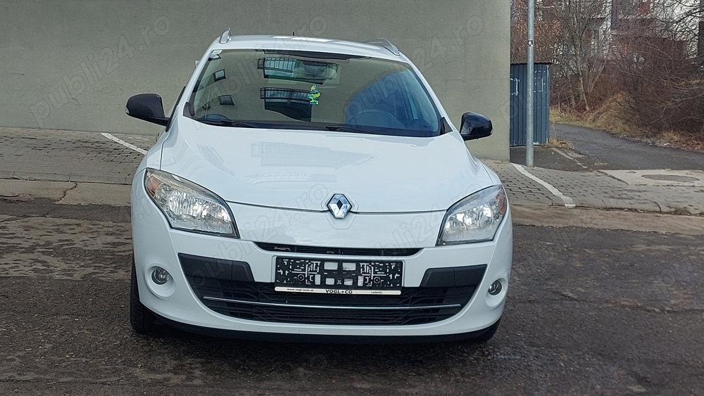 Renault Megane Bose 2011 1.5 dci 110 cp Climatronic Bi-Zone Interior material+semi-piele Euro 5