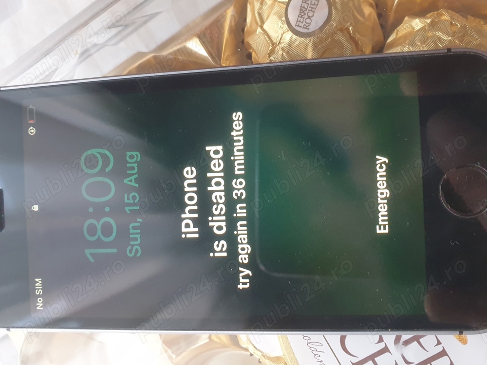 Iphone 5SE negru, complect Se vinde pt ecran și alte piese  Mai multe detalii in privat