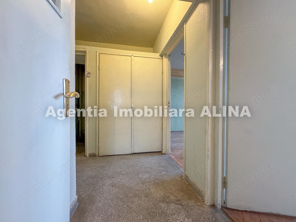 Apartament 2 camere in Deva, zona Piata Centrala, str. Mihai Viteazu, decomandat, 49mp, etaj 3, lift