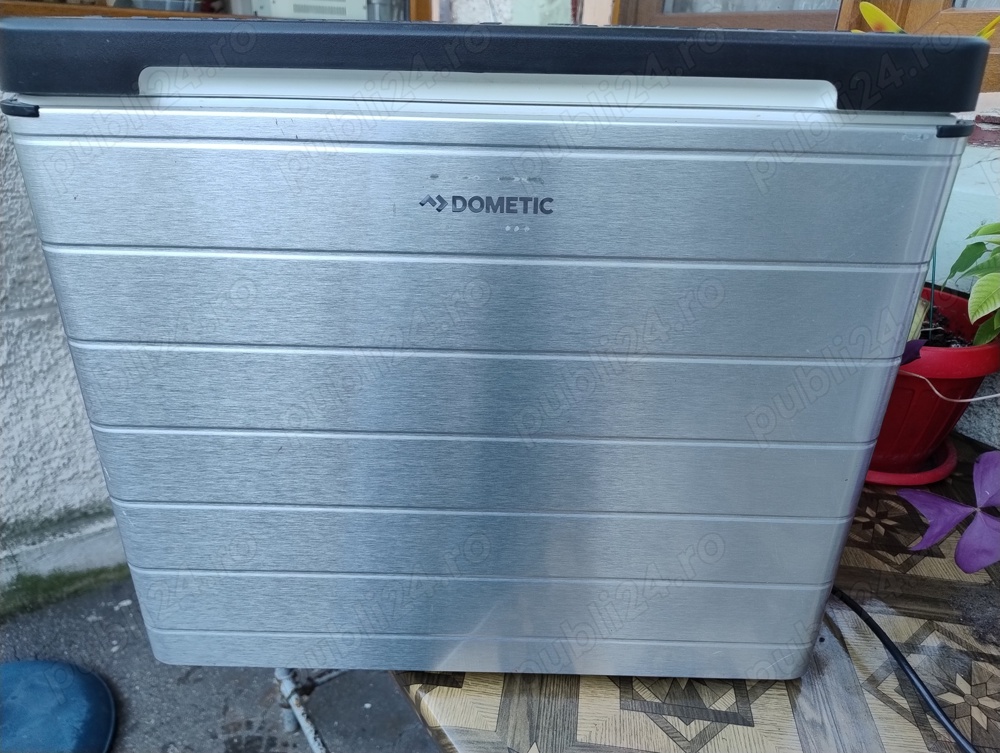 Lada dometic camping 40 de litri