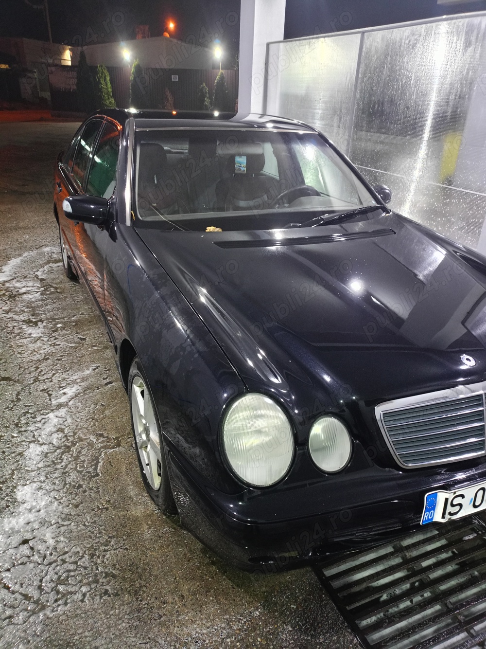 Vând Mercedes E 220 CDI