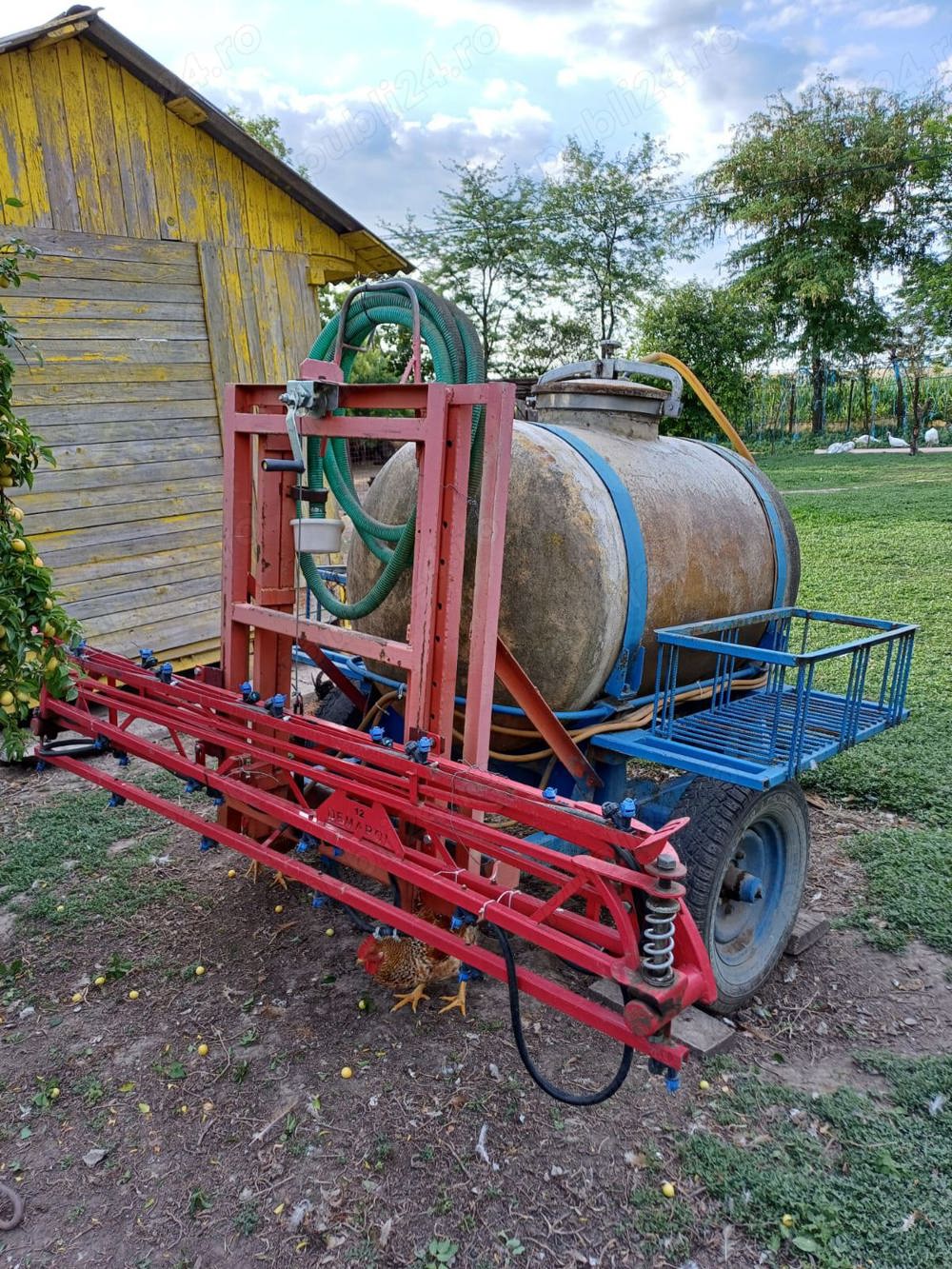 Vând met de ierbicidat, prasitoare, plug.