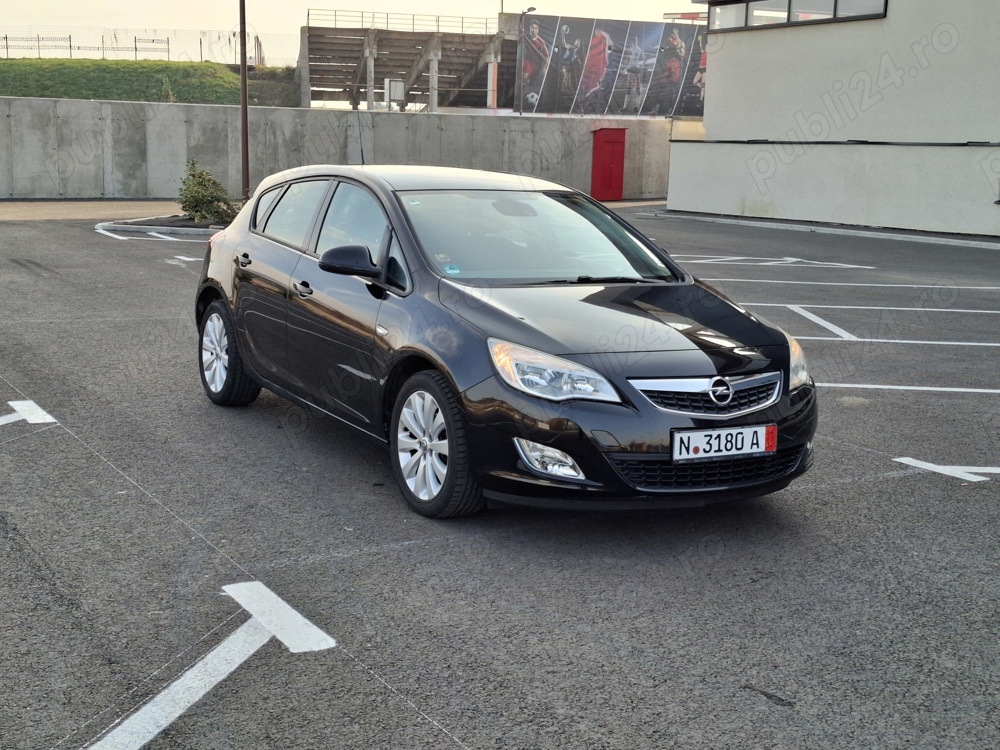 Opel Astra J an 2010 1.6 benzina euro 5 Germania jenți  Opel Astra J an 2010 1.6 benzina euro 5 Germania jenți