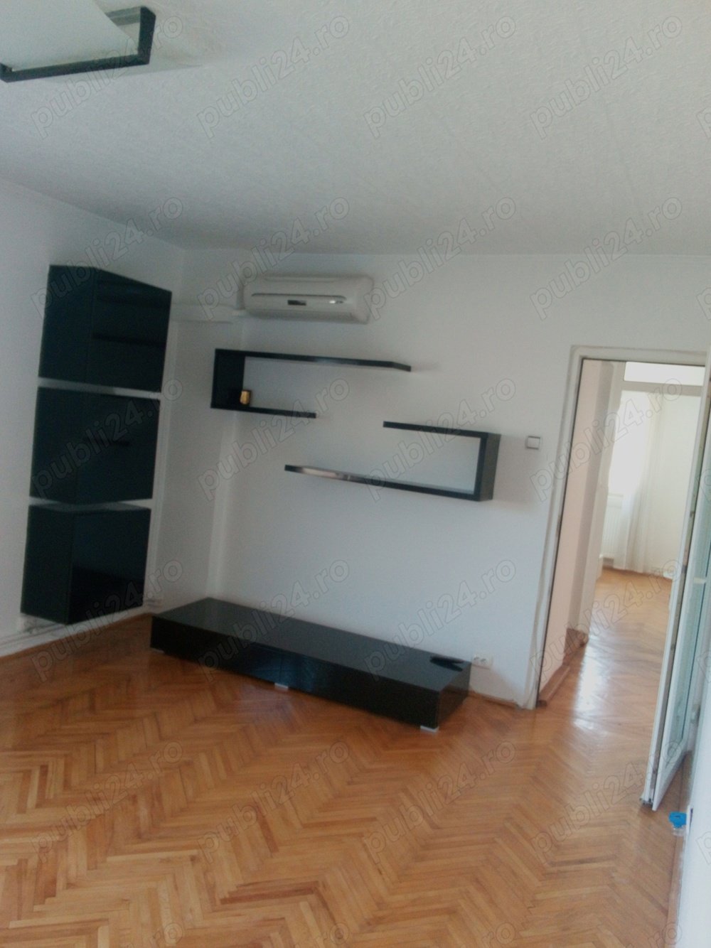 Proprietar vind Apartament 2 camere decomandat mobilat partial