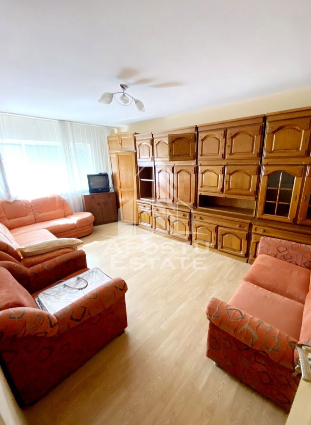 Apartament cu 2 camere decomandat 76 mp,centrală proprie,zona Alfa