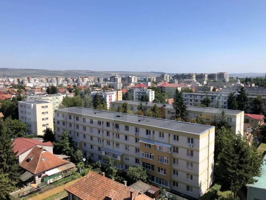 Garsoniera de închiriat, 22 mp, vedere panoramica, zona Piata Hermes