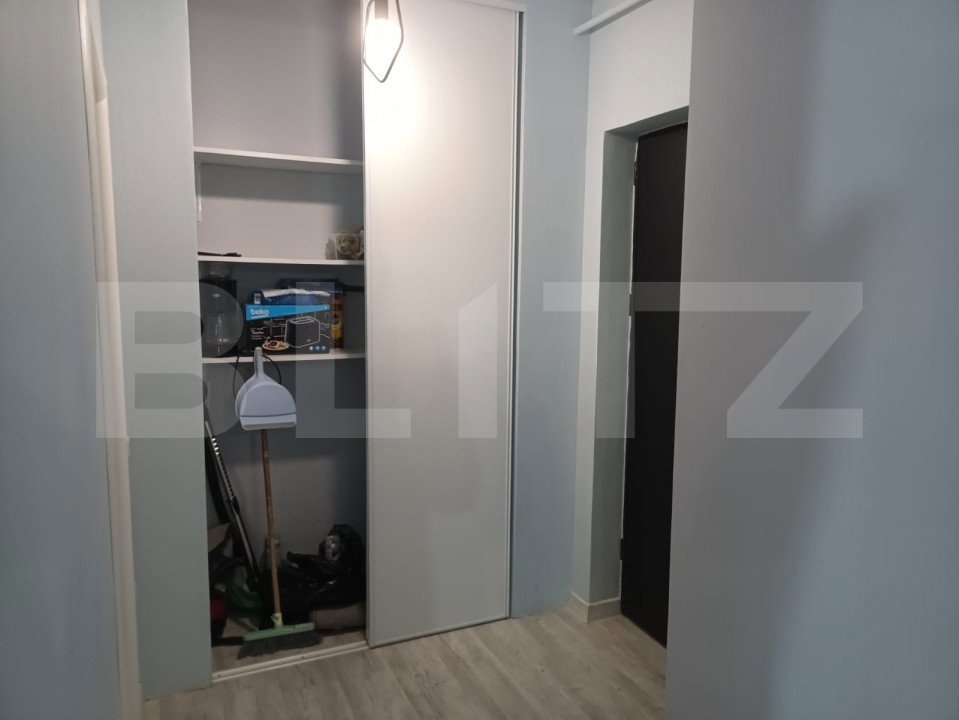 Apartament 3 camere, zona Terra, cu parcare inclusa