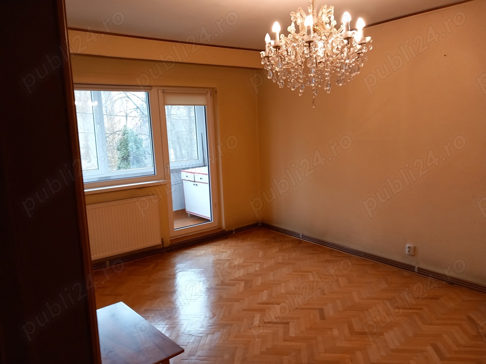 Închiriez apartament