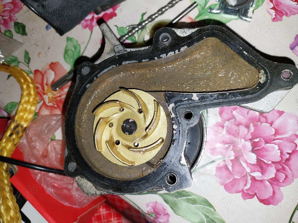 vand pompa de apa ford focus mk 1 1.6 benzina