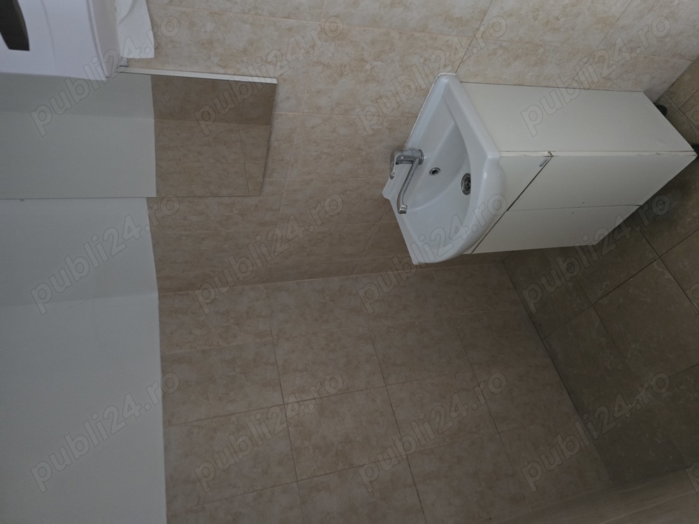 Inchiriez spatiu comercial.open space