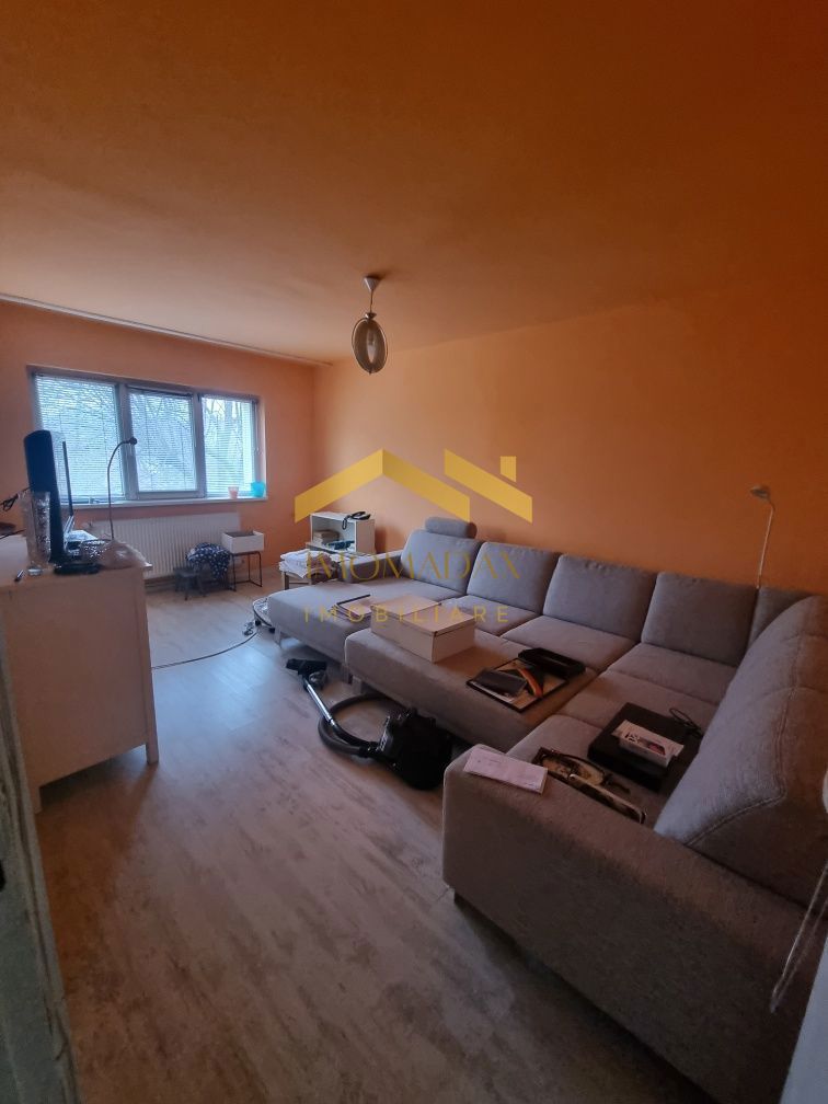 -Apartament -2 camere- etaj 1-