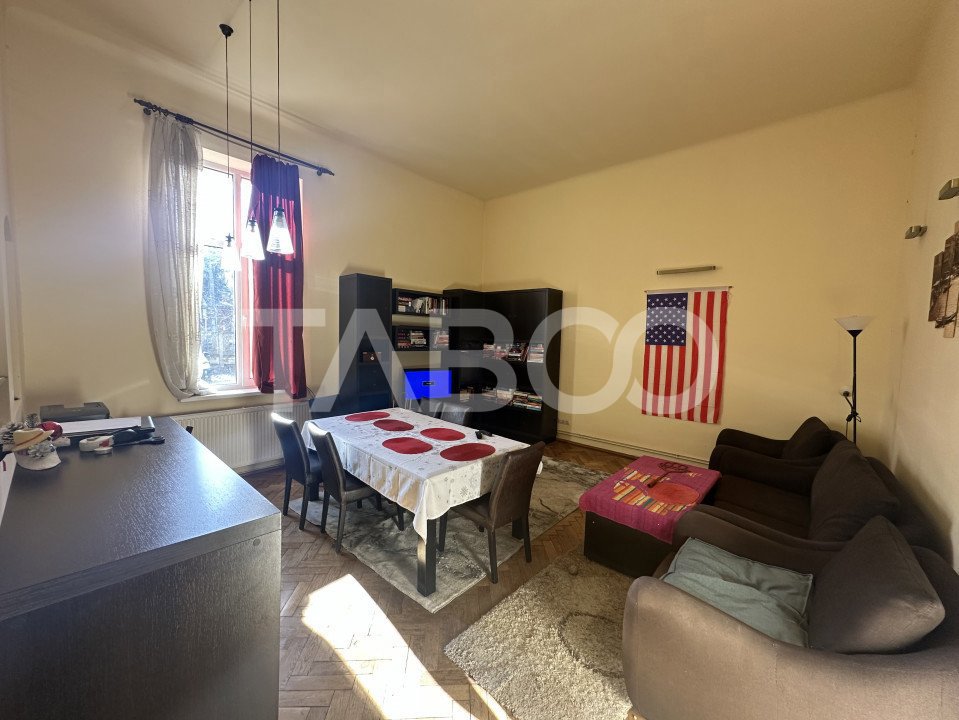 Apartament la casa 85 mp utili 3 camere la parter zona Sub Arini