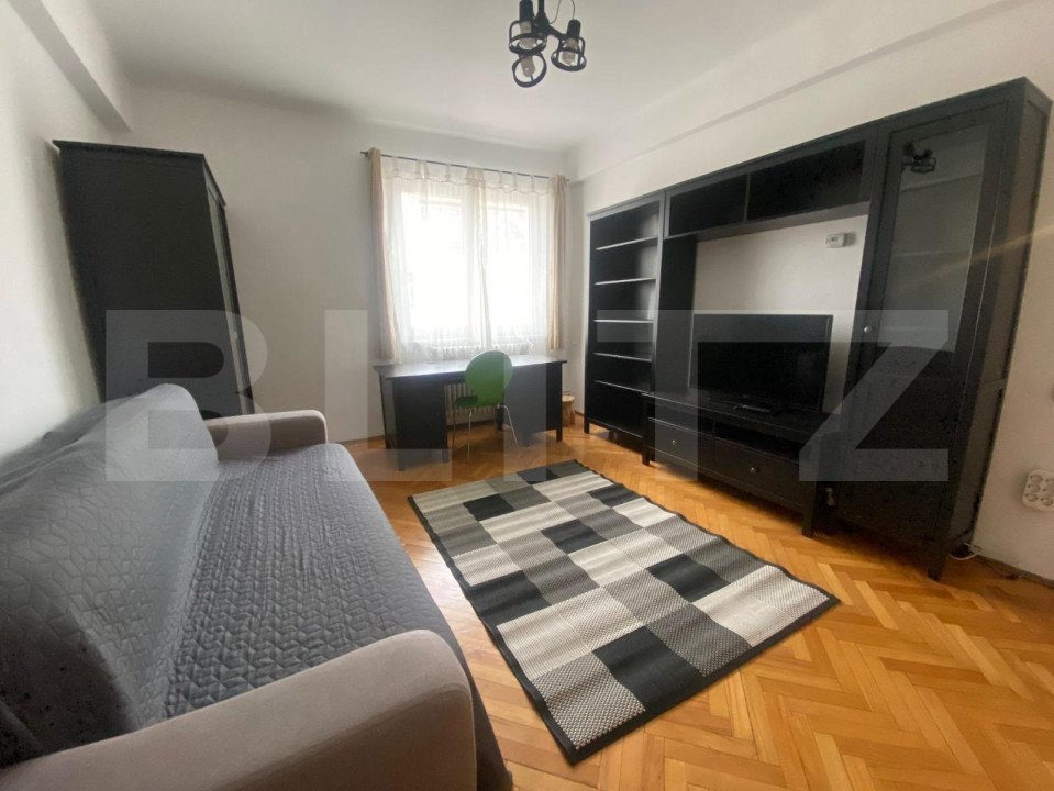 Apartament de 2 camere, decomandat, parcare, zona strazii Horea