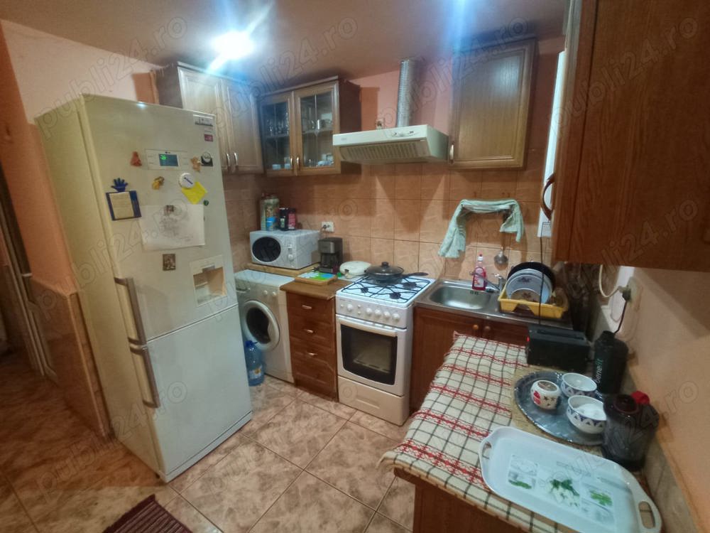 Apartament 2 camere la demisol înalt zonă centrală, ideal pentru locuință sau spațiu comercial