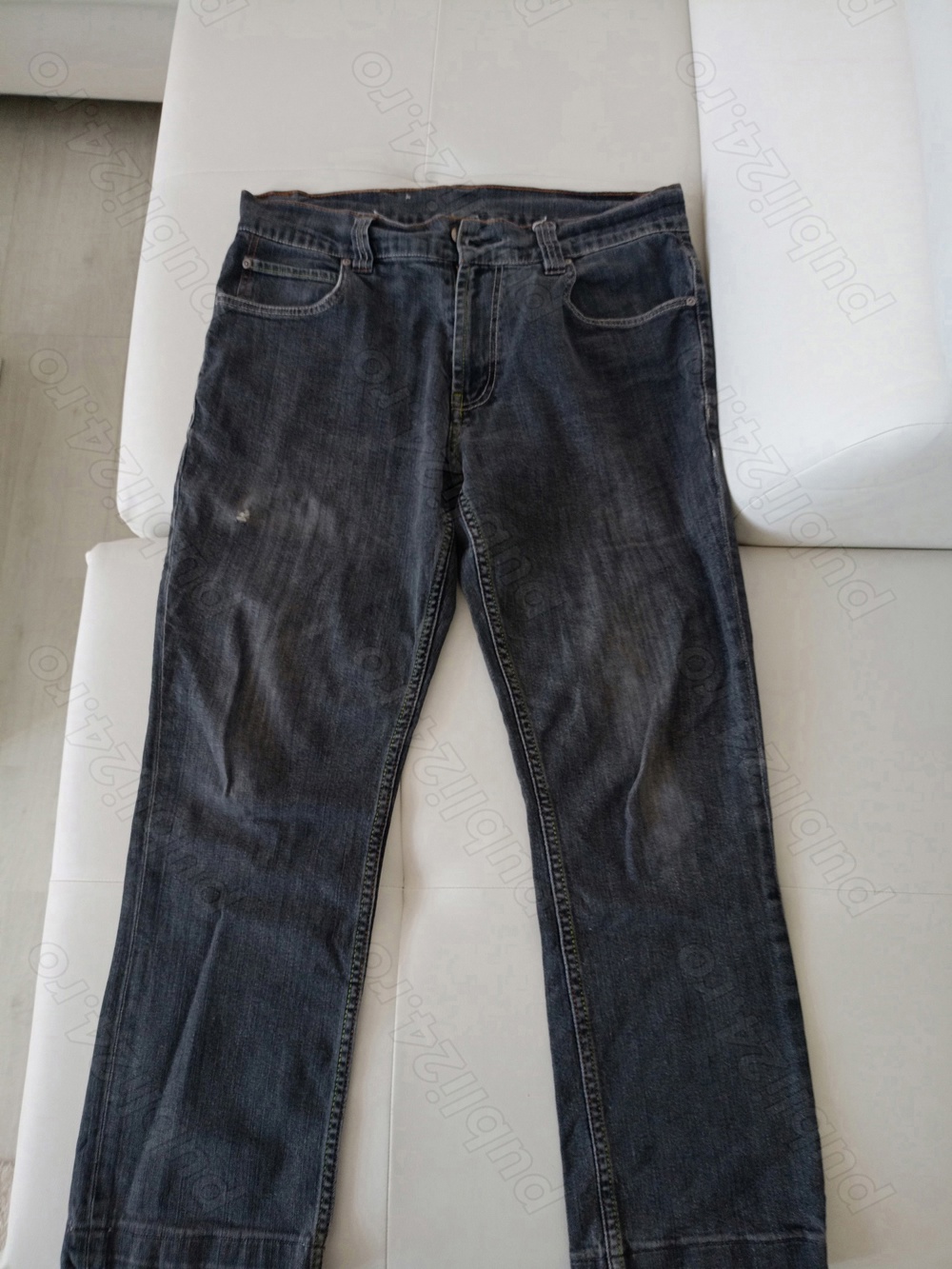 Vând blugi bărbați,mărimea 33 32 in stare buna, produs de calitate.