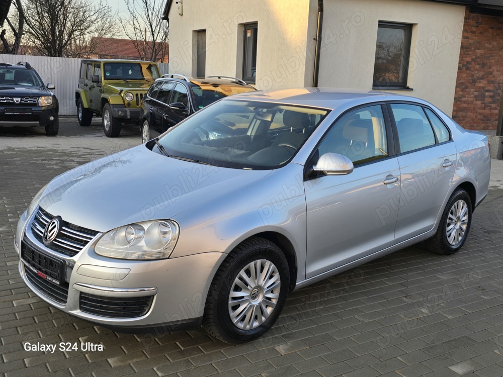 Volkswagen Jetta 1.6 Trendline - 1595 CMC, 102 CP