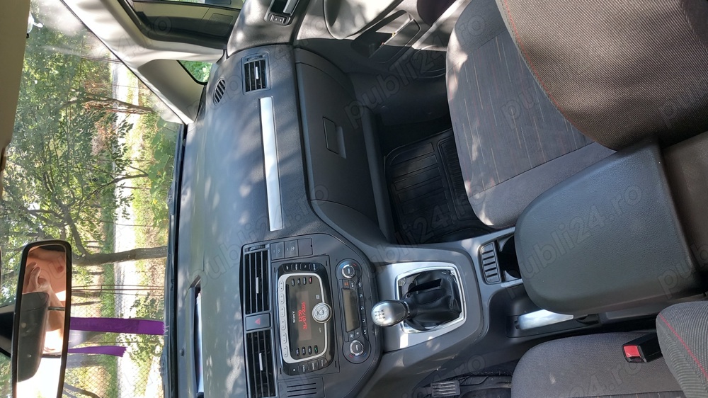 Ford C.max, an 2010,cutie manuala control vocal