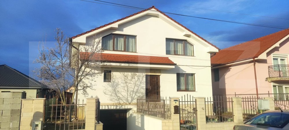 Casa de vanzare, cu 6 camere, 220 mp + 130 demisol, in Oradea