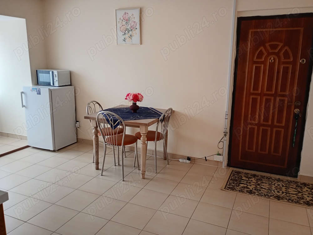 Vind apartament 2 camere 60 m2 mobilat complet cu 2 balcoane.