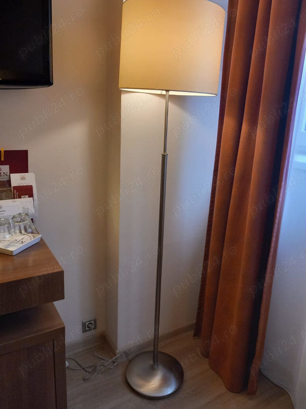 Vand lampadar si veioza