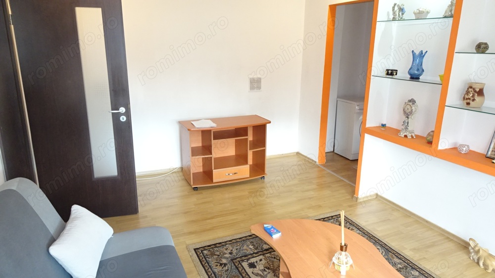 Inchiriez apartament 2 camere in Deva, zona ultracentrala( Bd 1 Decembrie), mobilat