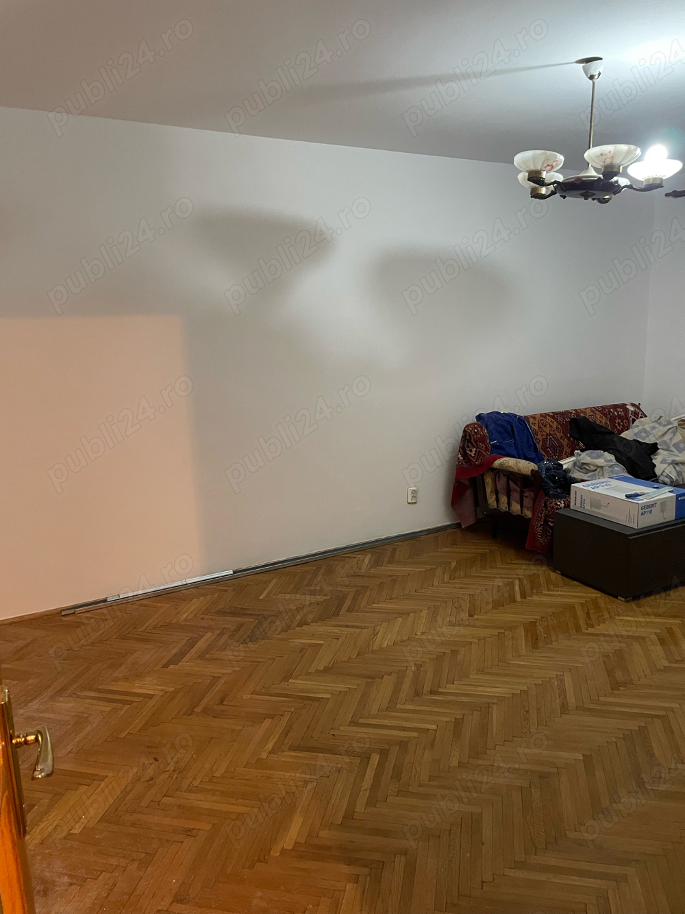 Vând apartament ic frimu Contact WhatsApp