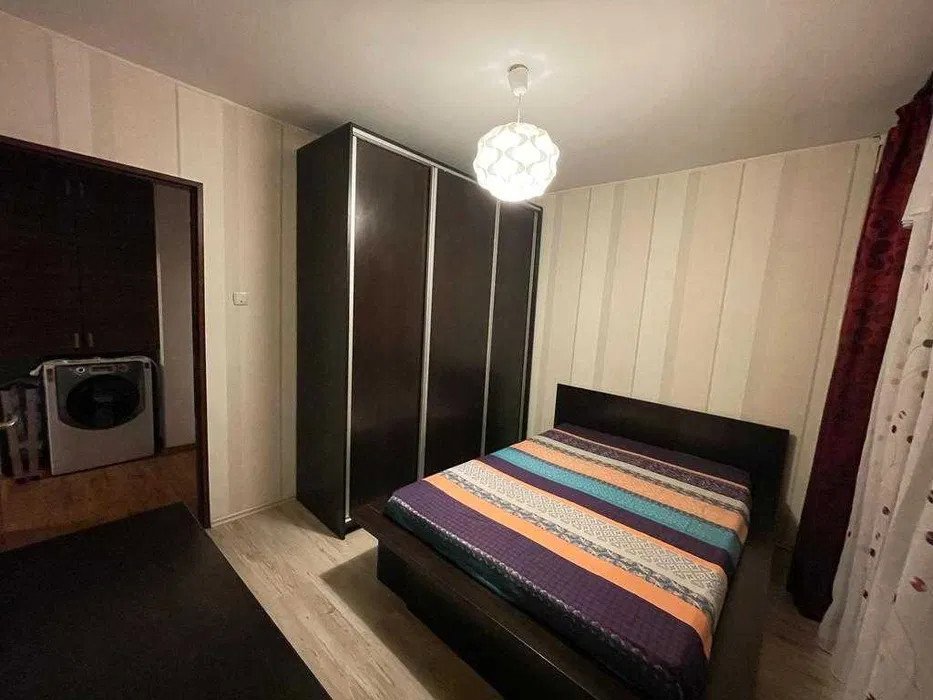 Apartament de 3 camere, decomandat, 70 mp, zona Gorjului