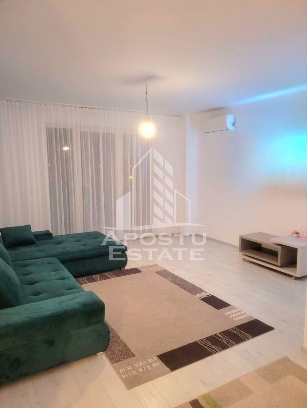 Apartament decomandat, cu 2 camere, etaj intermediar,  Aradului