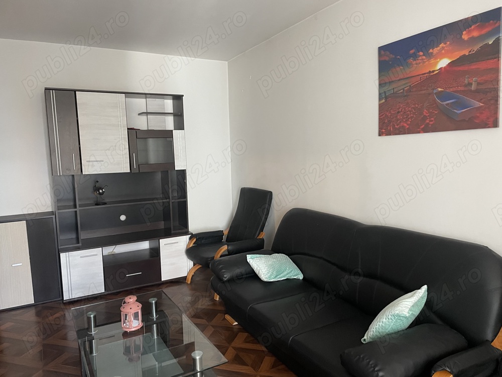 Republicii, 64, apartament 3 camere decomandate,2 bai, 2 balcoane, mobilat si utilat,350 euro neg.