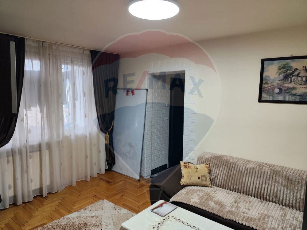 Apartament cu 3 dormitoare pe str. George Cosbuc