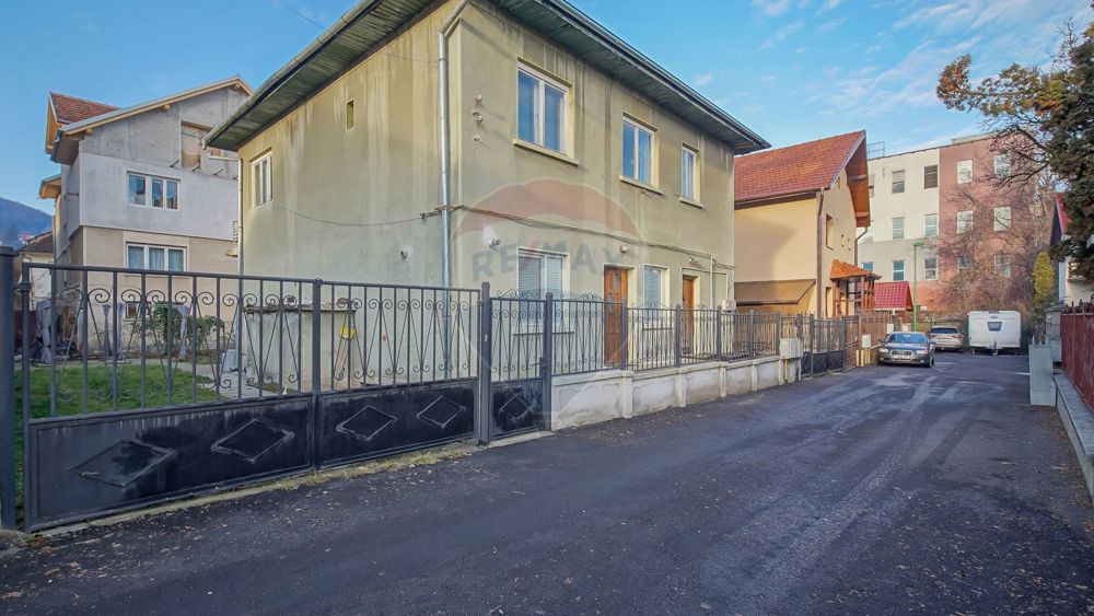 Apartament în casă cu 3 camere de vânzare în zona Brașovul Vechi