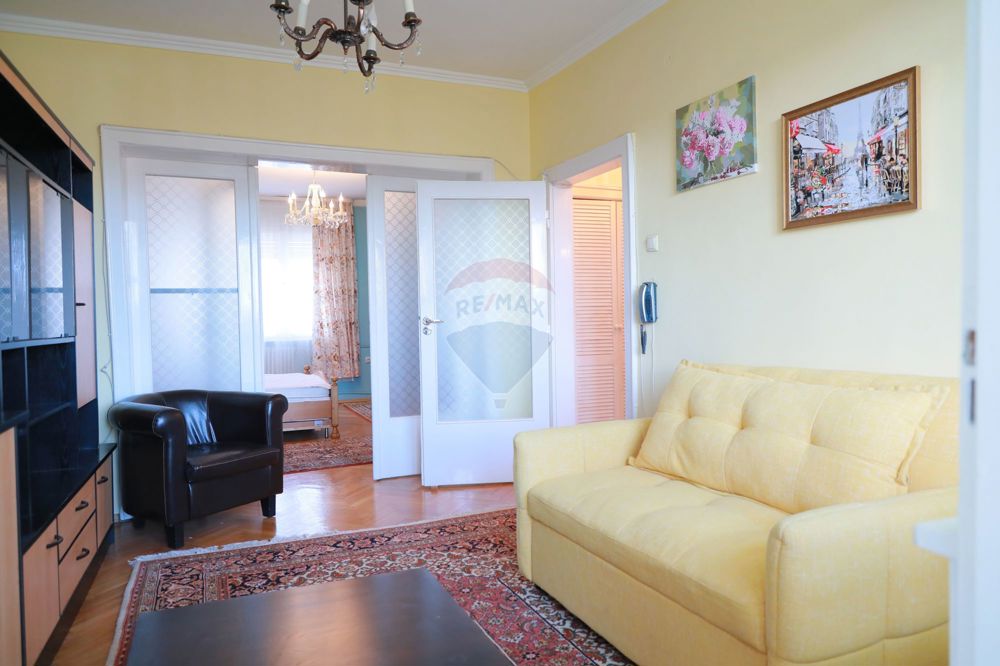 Apartament cu 3 camere de închiriat în zona Ultracentral