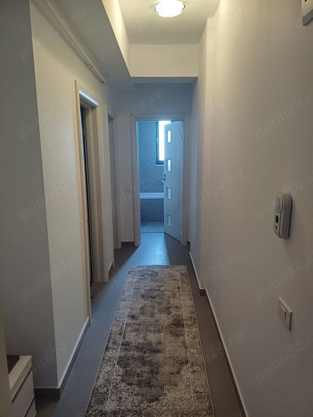 Închiriez apartament