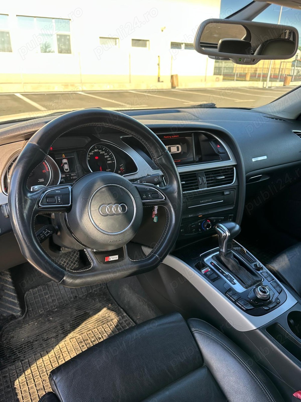 Vând Audi A 5 2011