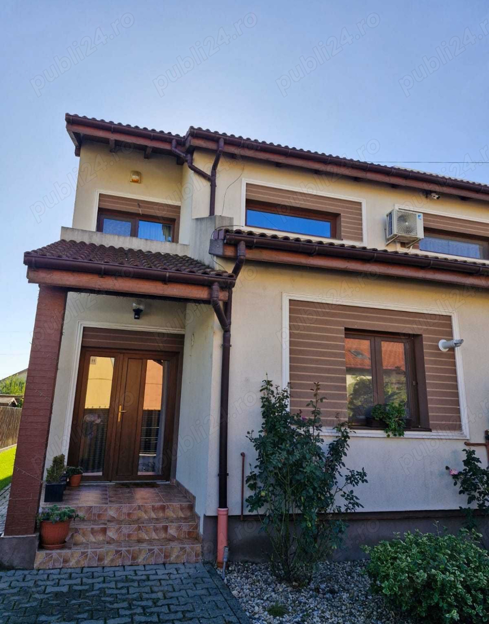 De vânzare duplex Dumbrăvița teren 332 mp